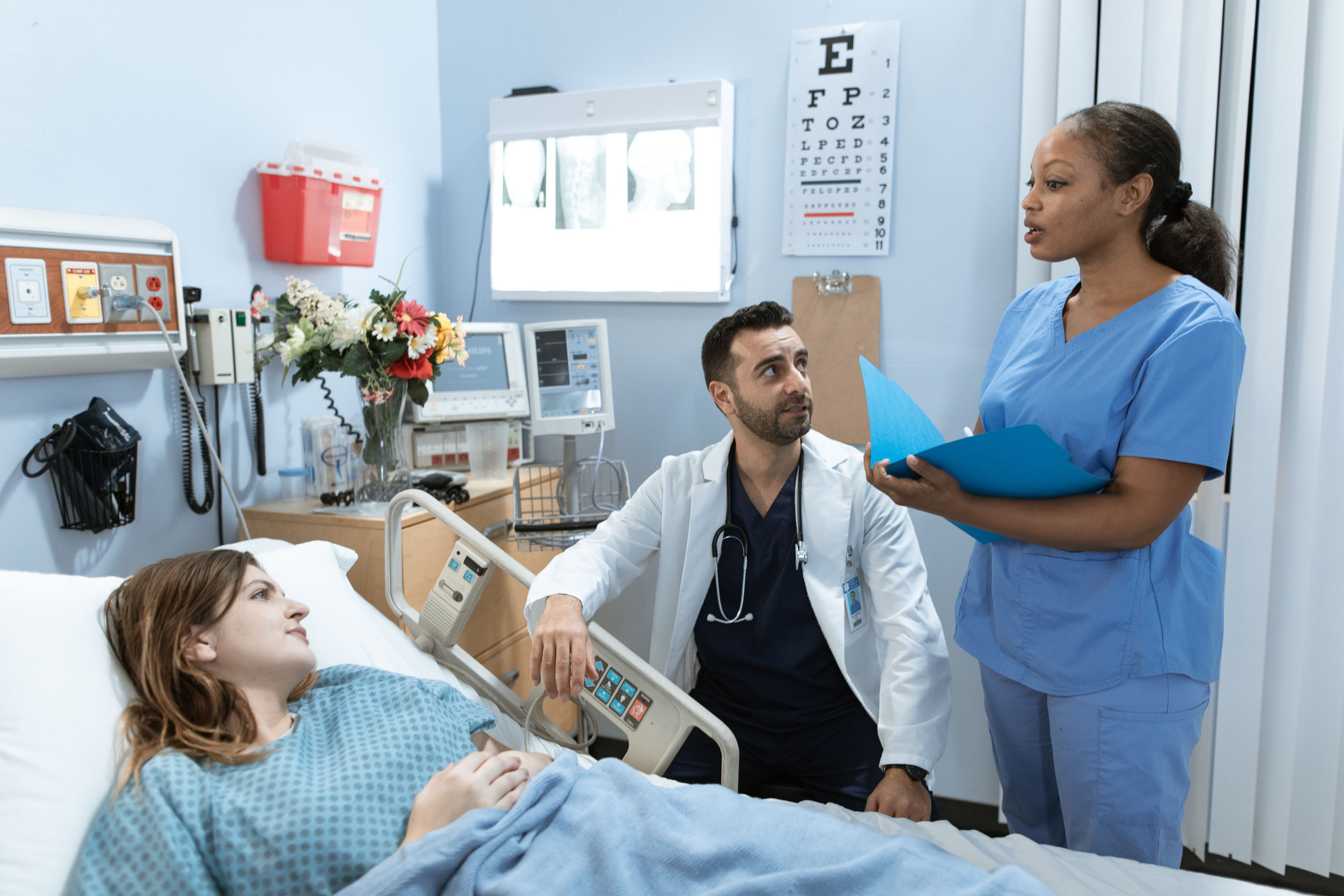 Registered nurse providing care at home